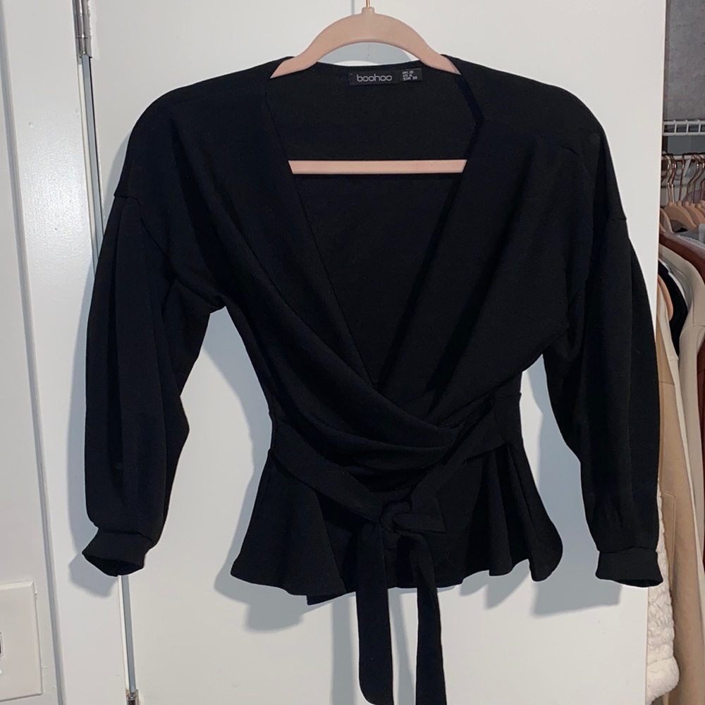 NWOT Boohoo blouse